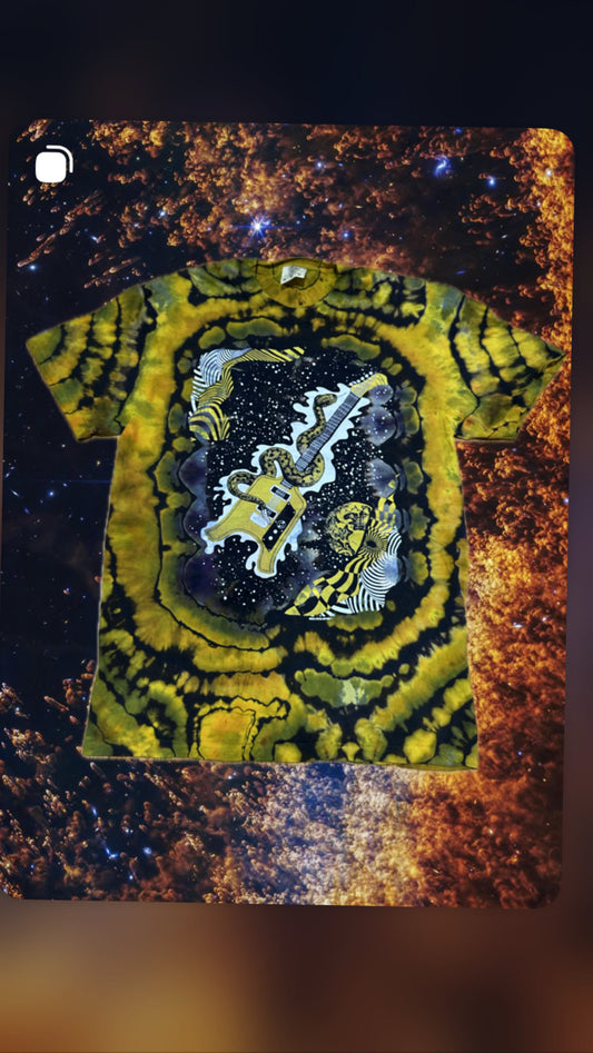 Slithery Banana Reverse Tie-Dye Tshirt ::Medium::